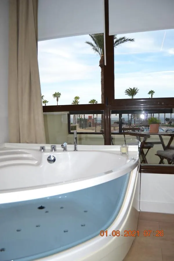 Aloha Beach Estudio Nuevo Jacuzzi Frente Al Mar Španělsko